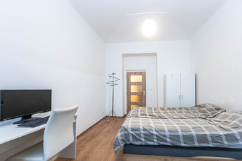 Pronájem bytu 2+1 v osobním vlastnictví 45 m², Praha 2 - Nusle