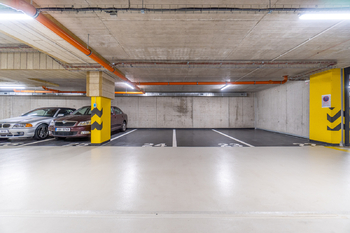 Pronájem garážového stání, Praha 8 - Karlín