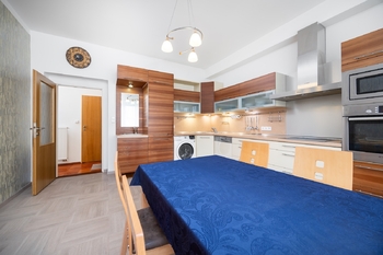 Prodej domu 216 m², Praha 6 - Veleslavín