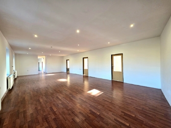 Prodej zemědělského objektu 732 m², Podbořany