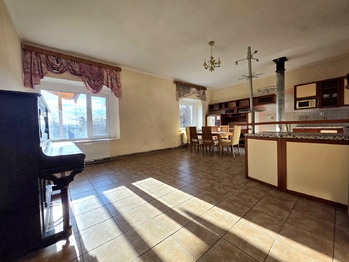 Prodej domu 732 m², Podbořany