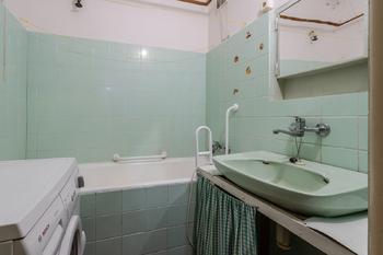 koupelna - Prodej bytu 2+1 v osobním vlastnictví 69 m², Praha 10 - Strašnice