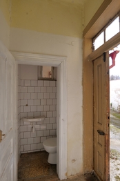 WC v přízemí - Prodej domu 170 m², Milevsko