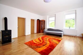 Pronájem bytu 3+1 v družstevním vlastnictví 75 m², Zákolany