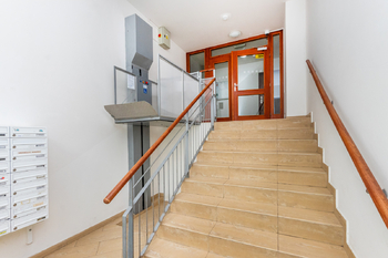 Prodej bytu 2+kk v osobním vlastnictví 55 m², Praha 5 - Zličín