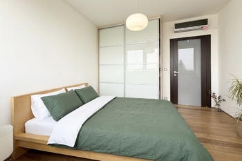 Ložnice - Prodej bytu 3+kk v osobním vlastnictví 69 m², Praha 10 - Strašnice