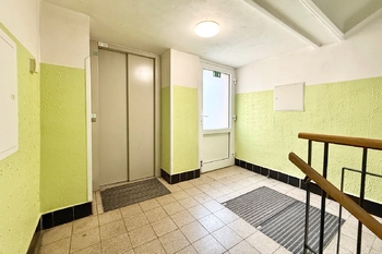 Domovní výtah - Prodej bytu 3+kk v osobním vlastnictví 69 m², Praha 10 - Strašnice