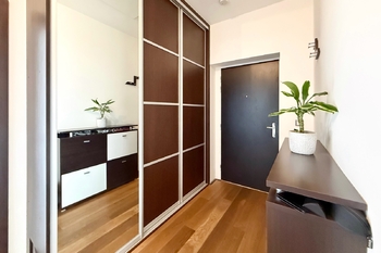 Chodba - Prodej bytu 3+kk v osobním vlastnictví 69 m², Praha 10 - Strašnice