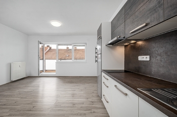 obývací pokoj s kuchyní - Prodej bytu 2+kk v osobním vlastnictví 50 m², České Budějovice