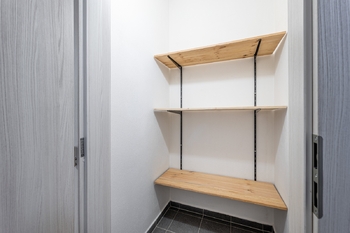 kóje na patře vedle bytu - Prodej bytu 2+kk v osobním vlastnictví 50 m², České Budějovice