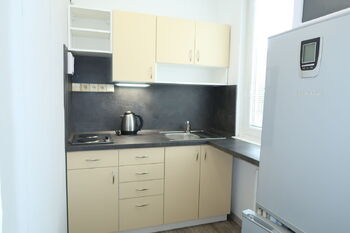 Pronájem bytu 1+kk v družstevním vlastnictví 32 m², Praha 4 - Modřany