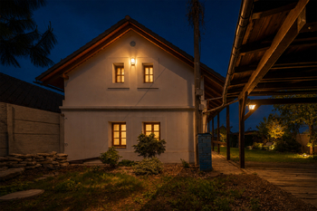 Pohled na dům ze zahrady - Prodej domu 180 m², Doubek 