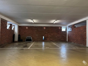 Pronájem garážového stání 12 m², Praha 6 - Dejvice