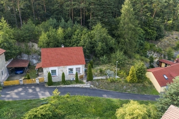 Pohled na dům a okolí - Prodej domu 107 m², Hřivice