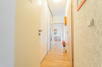 chodba - Pronájem bytu 2+1 v osobním vlastnictví 49 m², Kladno