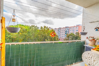 balkón - Pronájem bytu 2+1 v osobním vlastnictví 49 m², Kladno