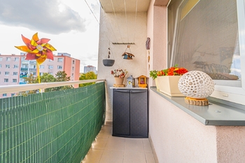 balkón - Pronájem bytu 2+1 v osobním vlastnictví 49 m², Kladno