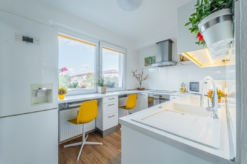 kuchyně - Pronájem bytu 2+1 v osobním vlastnictví 49 m², Kladno