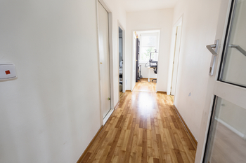 Chodba v patře - Prodej domu 260 m², Horoměřice