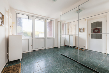 Předsíň - Prodej domu 260 m², Horoměřice