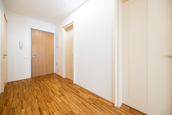 Pronájem bytu 2+kk v osobním vlastnictví 73 m², Praha 8 - Karlín