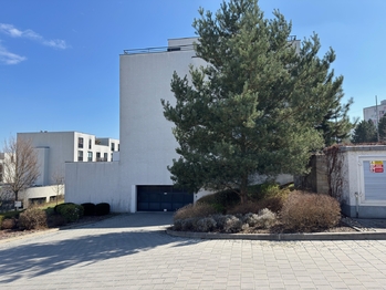 Prodej garážového stání 1459 m², Brno