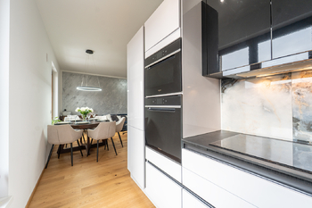 Prodej bytu 3+kk v osobním vlastnictví 84 m², Praha 10 - Královice