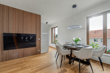 Prodej bytu 3+kk v osobním vlastnictví 84 m², Praha 10 - Královice