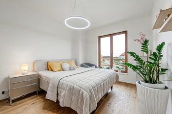 Prodej bytu 3+kk v osobním vlastnictví 84 m², Praha 10 - Královice