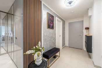 Prodej bytu 3+kk v osobním vlastnictví 84 m², Praha 10 - Královice