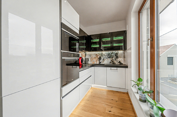 Prodej bytu 3+kk v osobním vlastnictví 84 m², Praha 10 - Královice