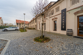 Prodej bytu 3+kk v osobním vlastnictví 84 m², Praha 10 - Královice