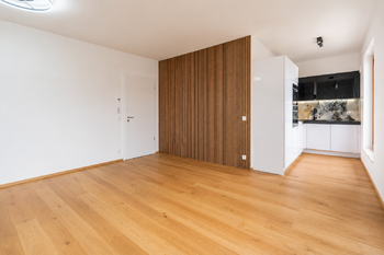 Prodej bytu 3+kk v osobním vlastnictví 84 m², Praha 10 - Královice