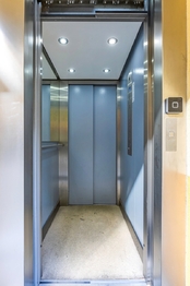 Výtah - Prodej bytu 2+kk v osobním vlastnictví 44 m², Praha 3 - Žižkov