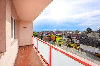 Lodžie - Prodej bytu 3+1 v osobním vlastnictví 67 m², Kostelec nad Černými lesy