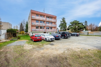 Obytný dům - Prodej bytu 3+1 v osobním vlastnictví 67 m², Kostelec nad Černými lesy