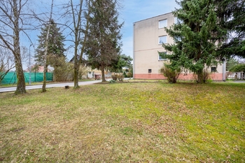 Obytný dům - Prodej bytu 3+1 v osobním vlastnictví 67 m², Kostelec nad Černými lesy