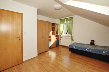 Pronájem domu 153 m², Chrást