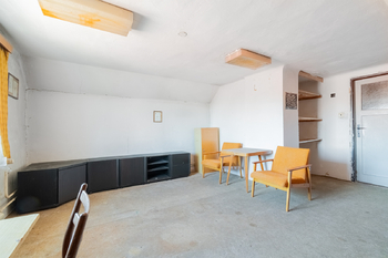 Prodej domu 180 m², Břasy