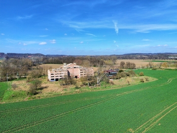 Prodej pozemku 42524 m², Všestudy