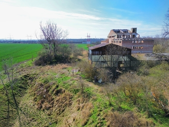 Prodej pozemku 42524 m², Všestudy