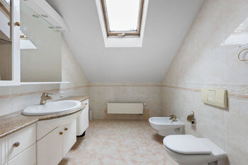 Prodej domu 500 m², Úhonice