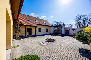 Prodej bytu 6 a více v osobním vlastnictví 299 m², Obříství