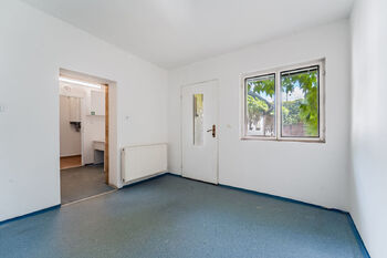 Komerční část - Prodej domu 176 m², Radostice