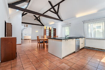 Kuchyně +jídelní kout + obývací pokoj - Prodej domu 176 m², Radostice