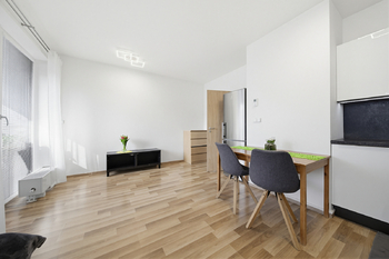 Prodej bytu 1+kk v osobním vlastnictví 32 m², Praha 10 - Uhříněves