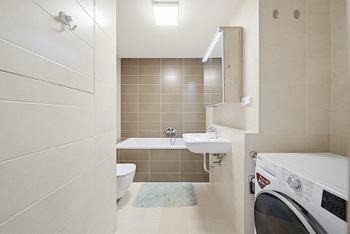 Prodej bytu 1+kk v osobním vlastnictví 32 m², Praha 10 - Uhříněves