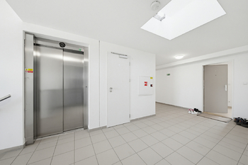 Prodej bytu 1+kk v osobním vlastnictví 32 m², Praha 10 - Uhříněves