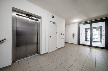 Prodej bytu 1+kk v osobním vlastnictví 32 m², Praha 10 - Uhříněves