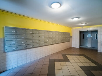 Společné prostory - Pronájem bytu 1+kk v družstevním vlastnictví 27 m², České Budějovice